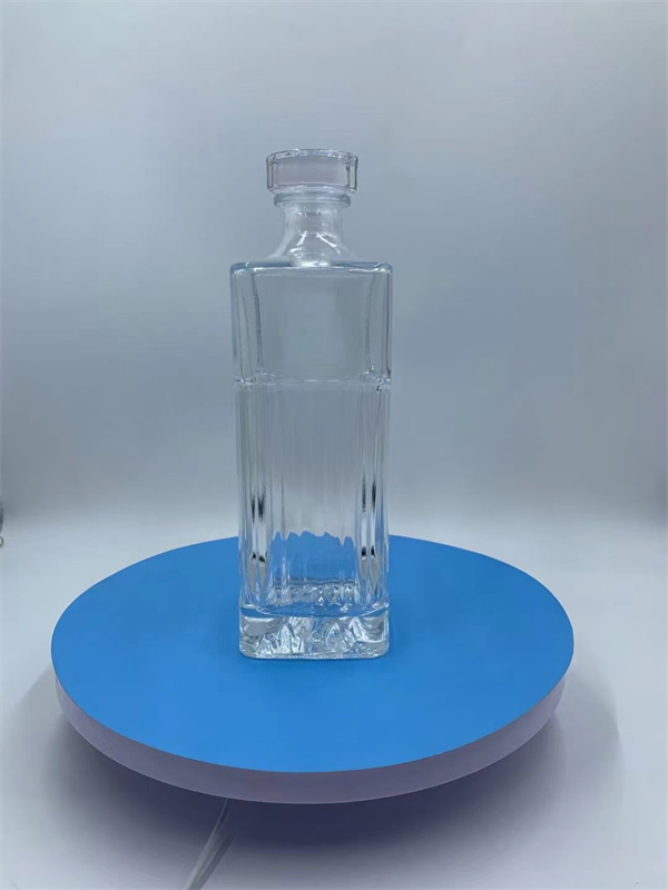 晶白料玻璃酒瓶定制 晶白料玻璃酒瓶定制